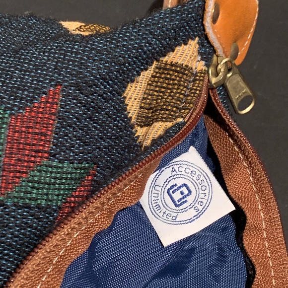 Crossbody Tapestry Aztec Print Bag - Picture 4 of 9